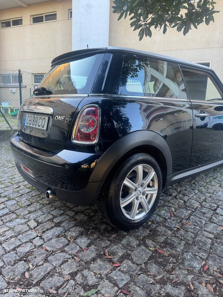 MINI 3 Portas One D - 2