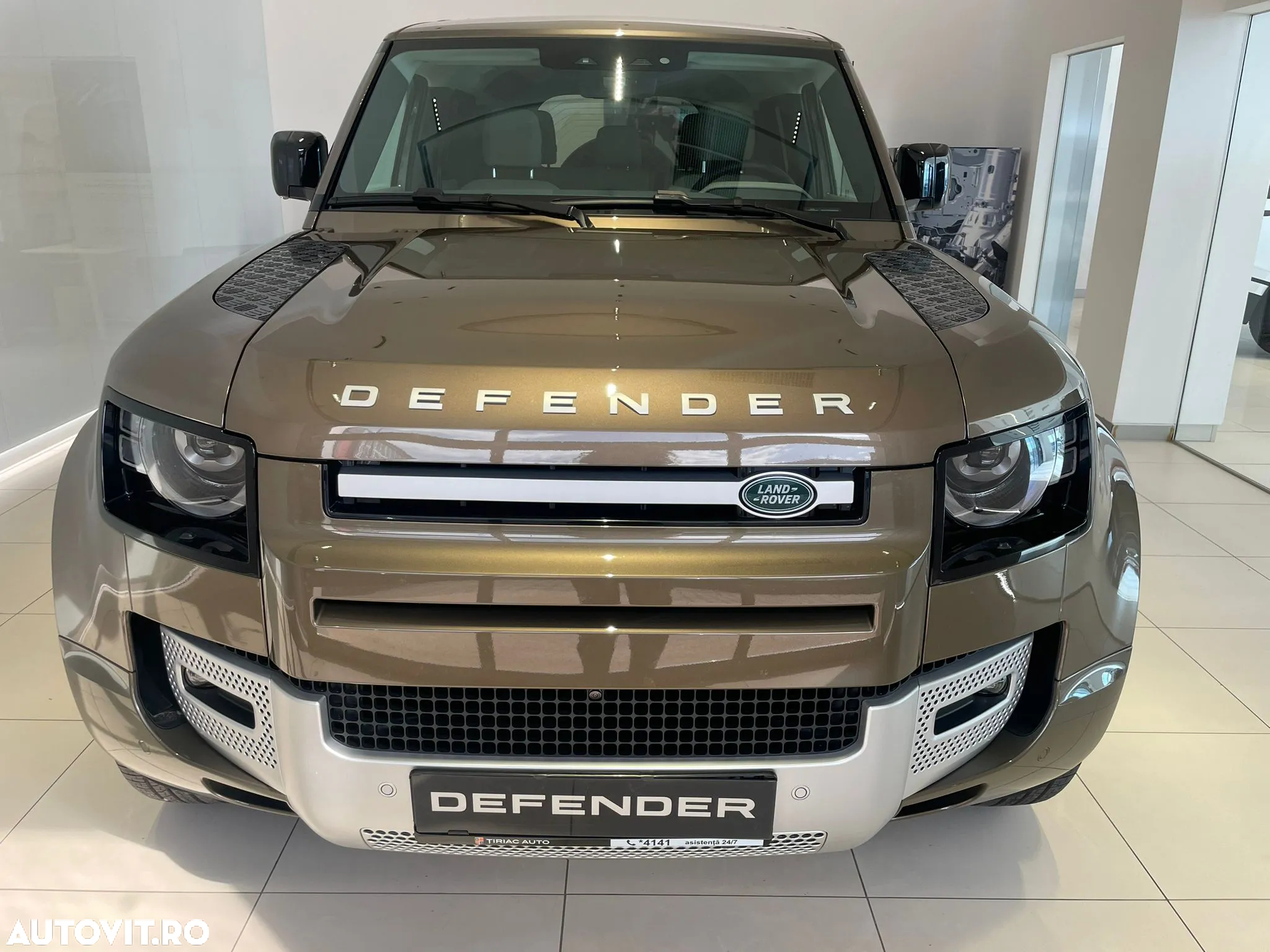 Land Rover Defender - 6
