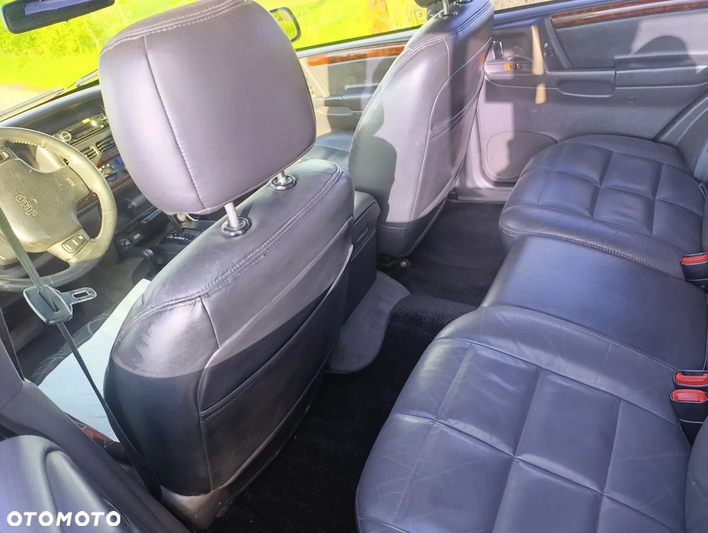 Jeep Grand Cherokee - 15
