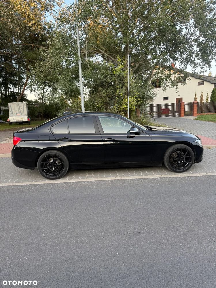 BMW Seria 3 320d xDrive - 3