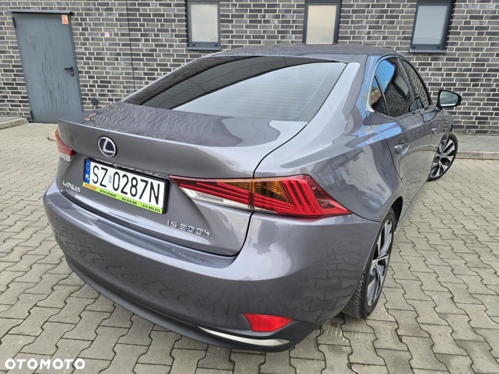 Lexus IS 300h F Sport EU6 - 12