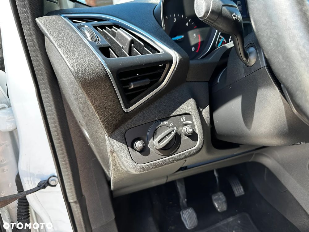 Ford Kuga - 17