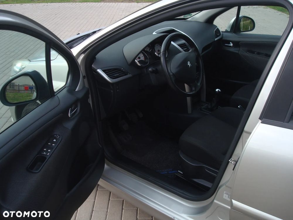 Peugeot 207 95 VTi Filou - 20