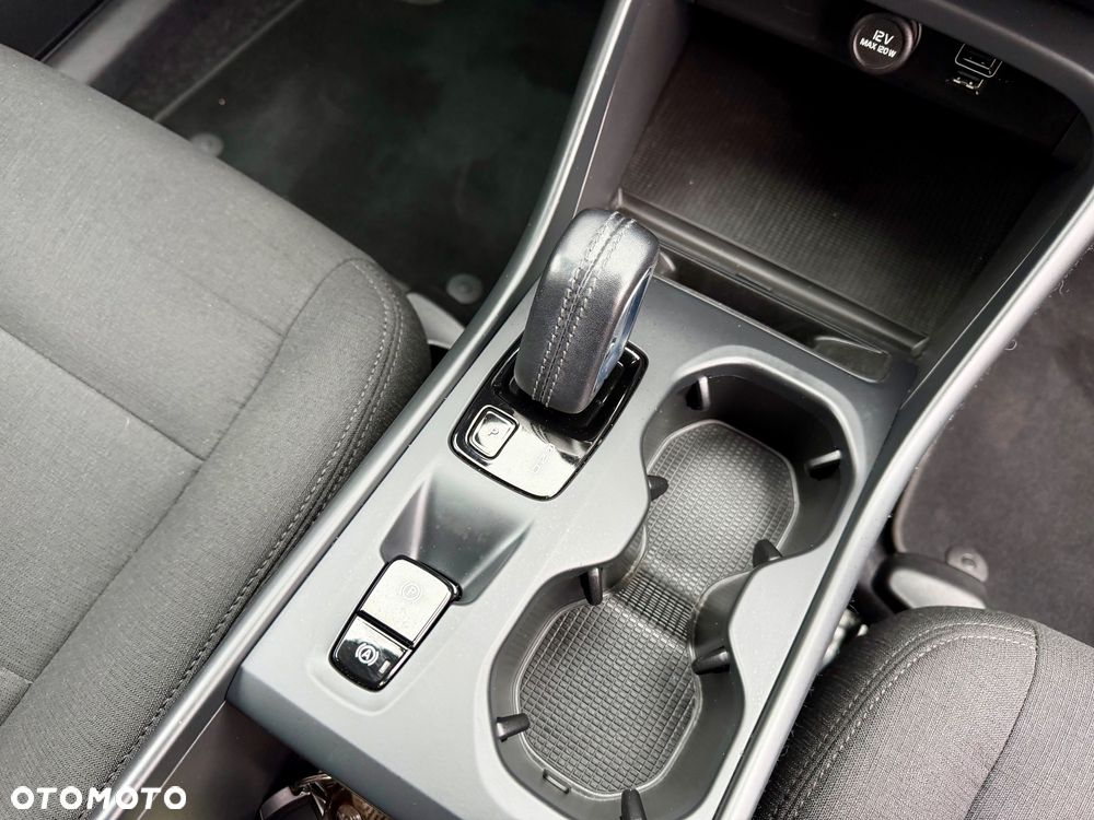 Volvo XC 40 T3 Momentum - 19