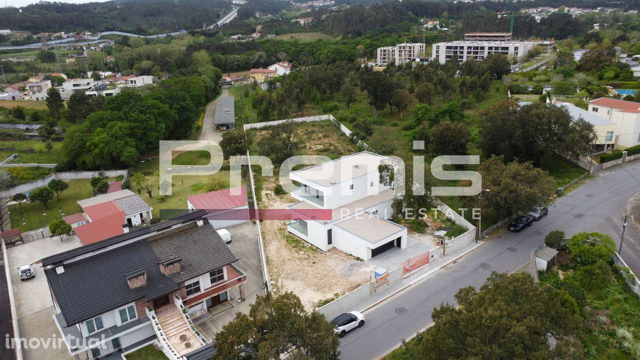 Moradia T4 Venda em Avintes,Vila Nova de Gaia - Grande imagem: 4/36