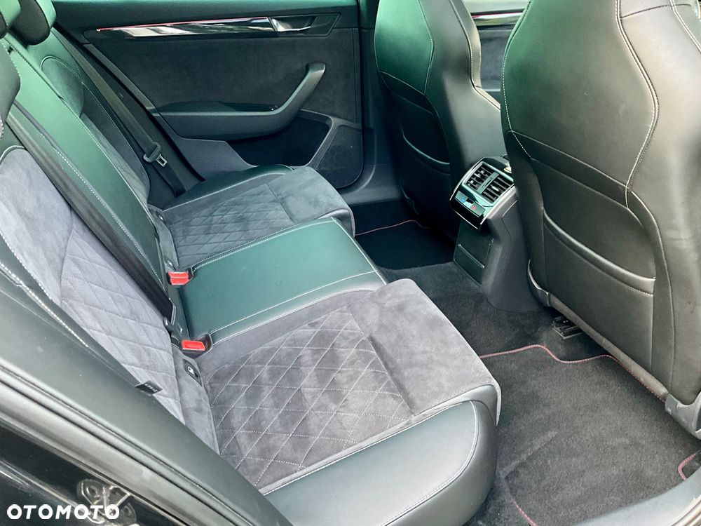 Skoda Superb 2.0 TDI DSG Sportline - 16
