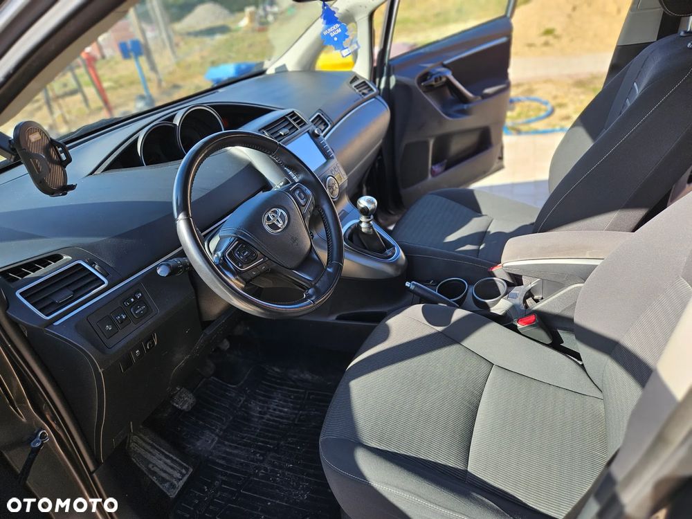 Toyota Verso 1.6 D-4D Prestige - 11