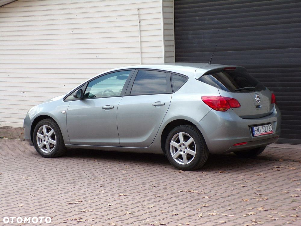 Opel Astra - 16