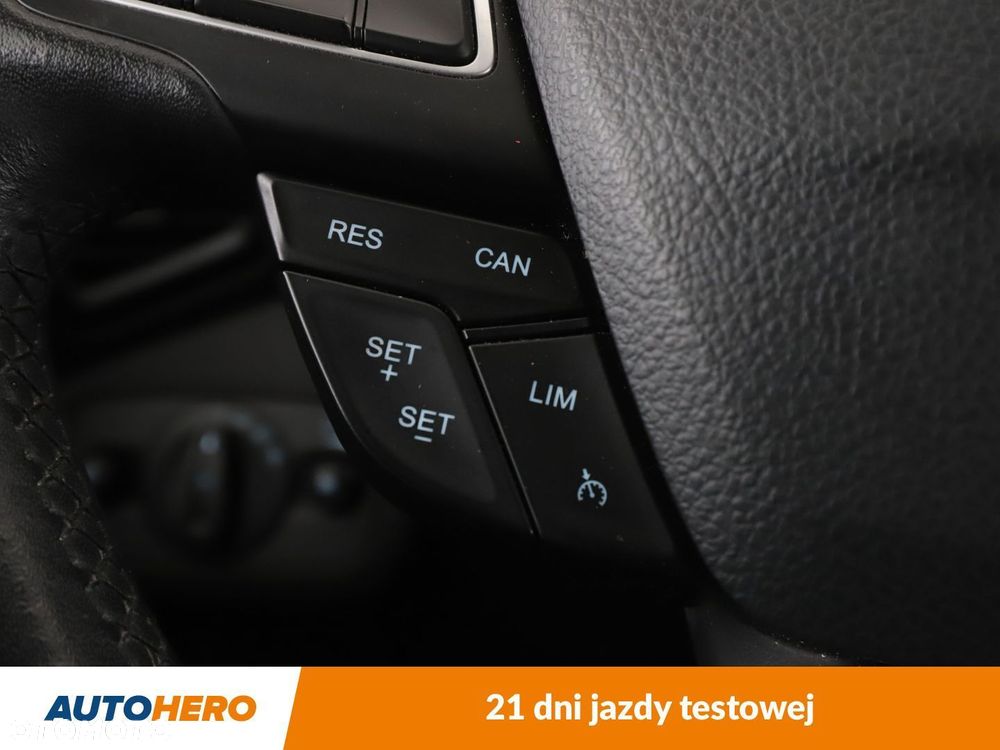 Ford Kuga - 27