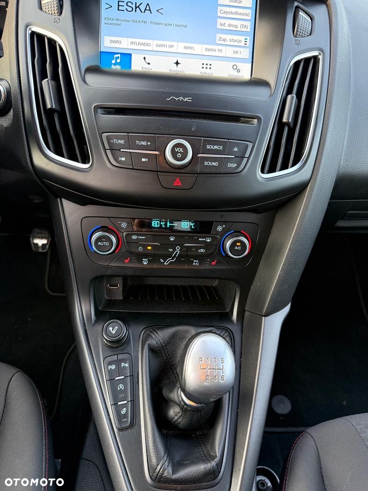 Ford Focus 1.5 EcoBoost ST-Line - 13