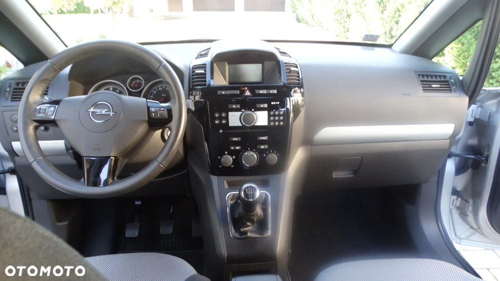 Opel Zafira 1.8 Essentia - 17