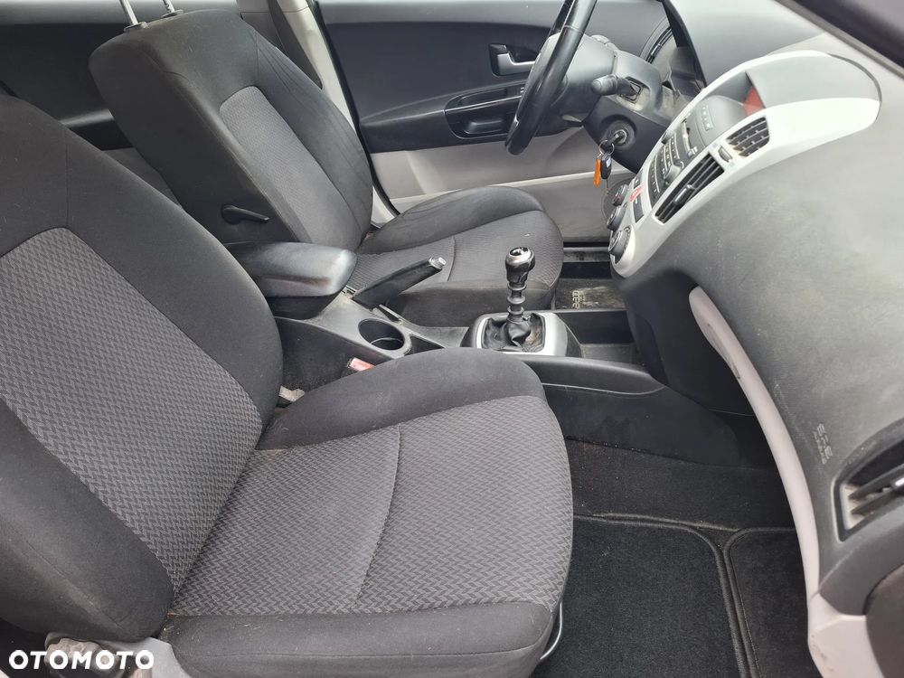 Kia Ceed Cee'd 1.4 Comfort - 30