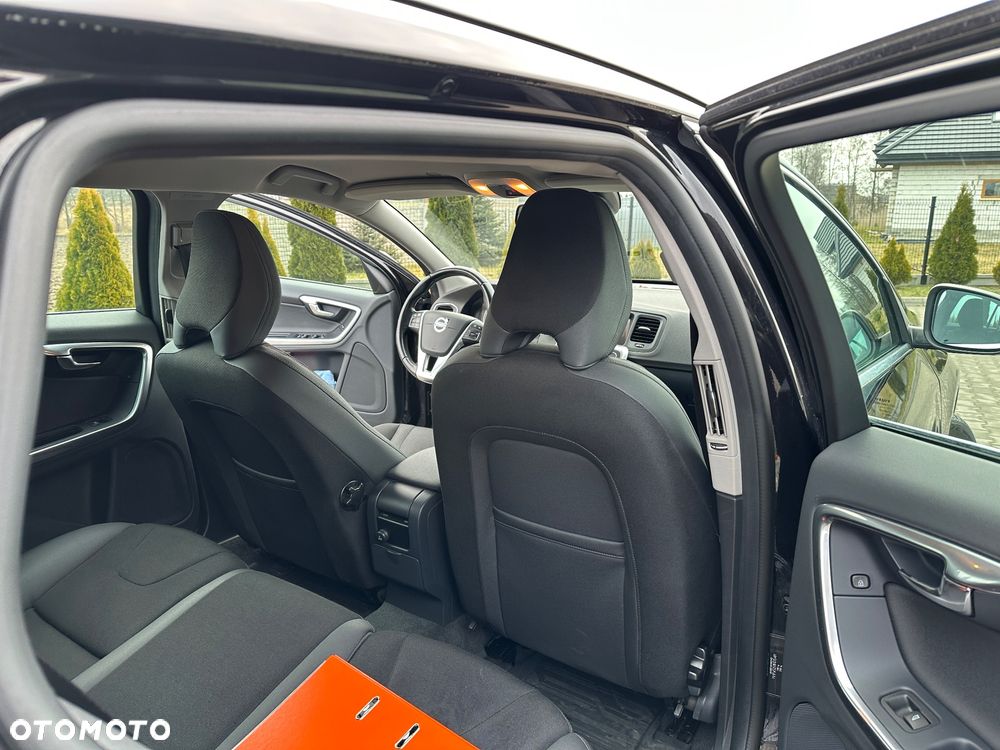 Volvo V60 D3 Momentum - 8