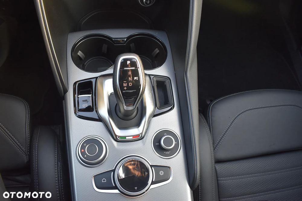 Alfa Romeo Giulia 2.0 Turbo Veloce Q4 - 31