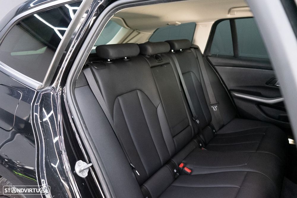 BMW 318 d Aut. Sport Line - 47