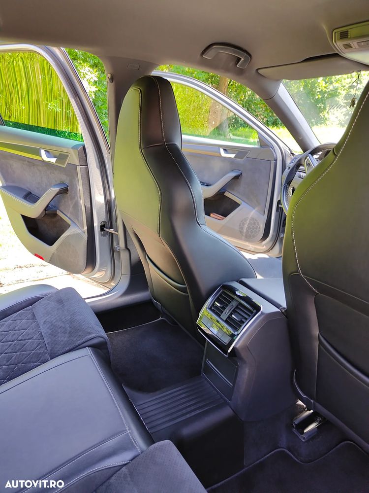 Skoda Superb 2.0 TDI DSG Premium Edition - 18