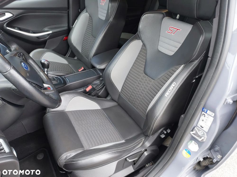 Ford Focus 2.0 TDCi ST - 24