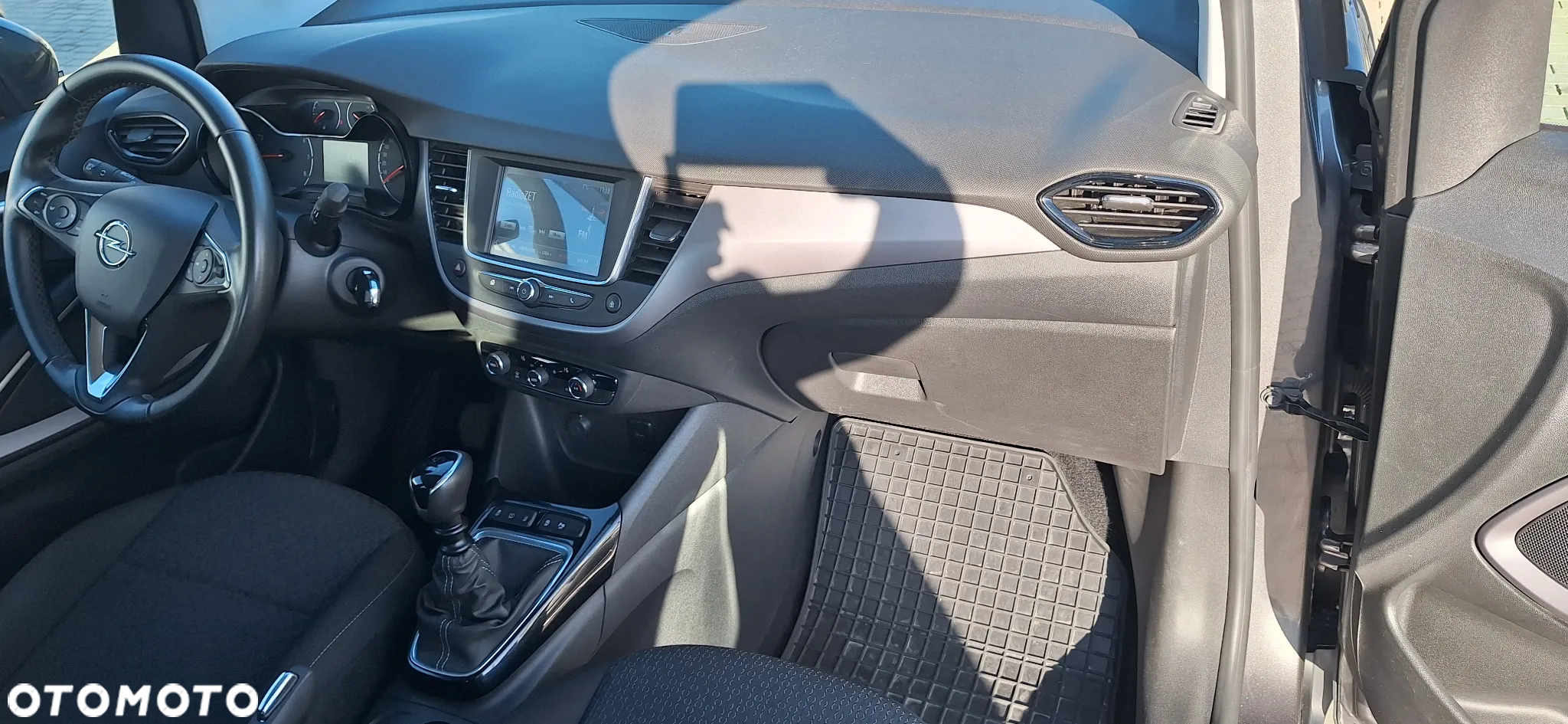 Opel Crossland X 1.2 T Design Line S&S - 11