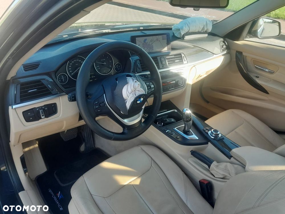 BMW Seria 3 320d Luxury Line - 11