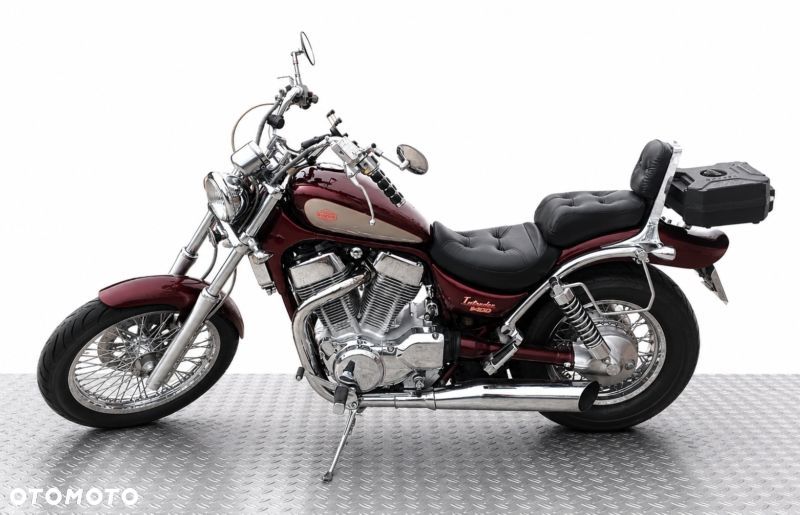 Suzuki Intruder - 3