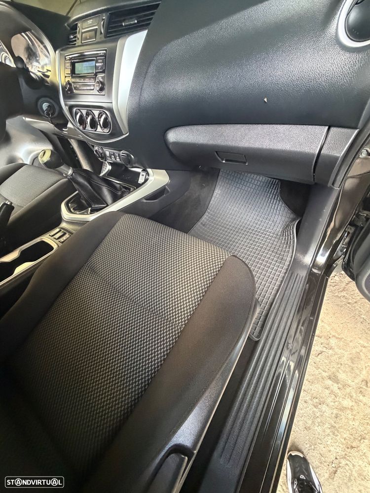 Nissan Navara 2.3 dCi CD 4WD N-Connecta - 24