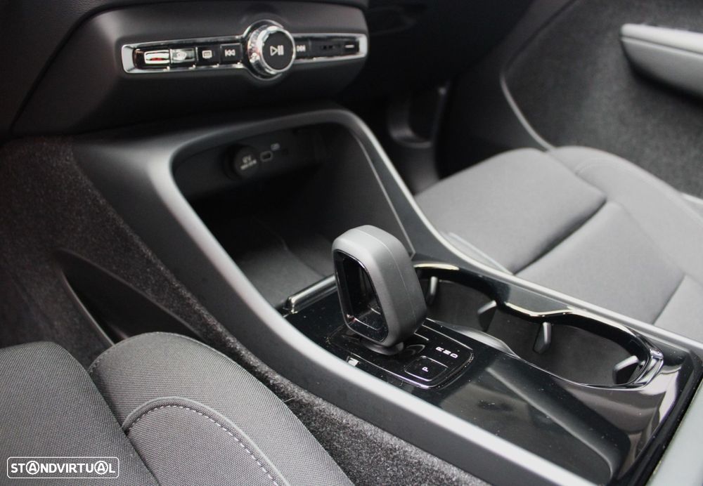 Volvo XC 40 Recharge Core - 11