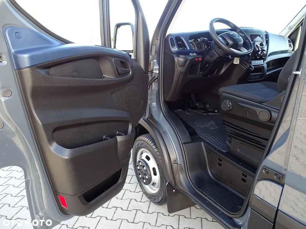 Iveco Daily 35C18 3.0 180 L4H2 Hi-MATIC FULL LED Brygadówka DOKA 5 Osób JAK NOWY!! - 15