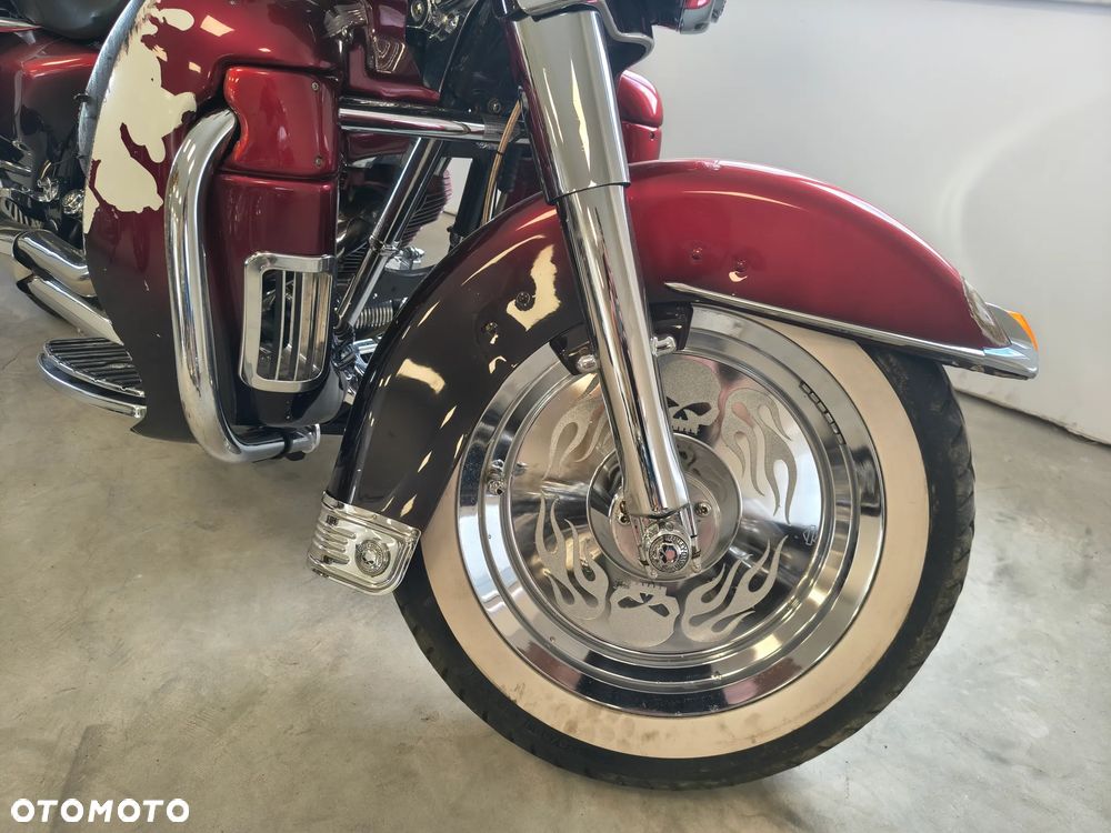 Harley-Davidson FLH Electra Glide - 17