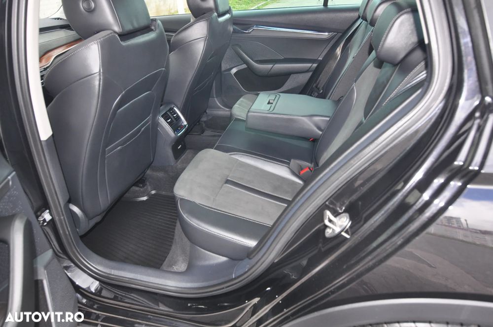 Skoda Octavia 2.0 TDI DSG 4X4 Scout - 17