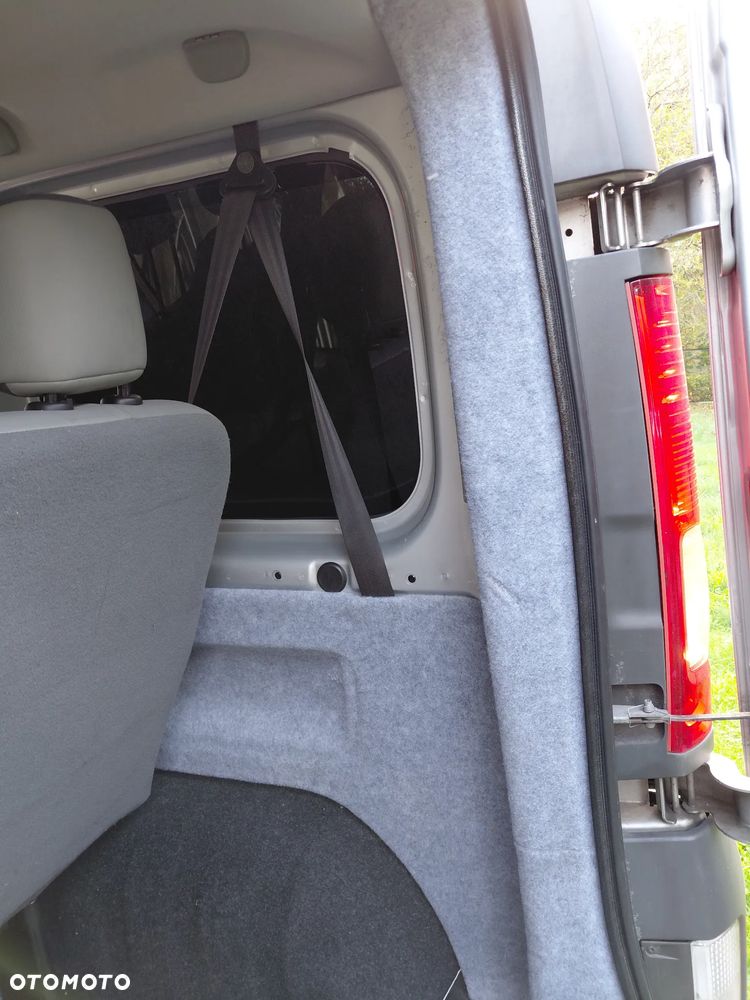 Opel Vivaro - 8