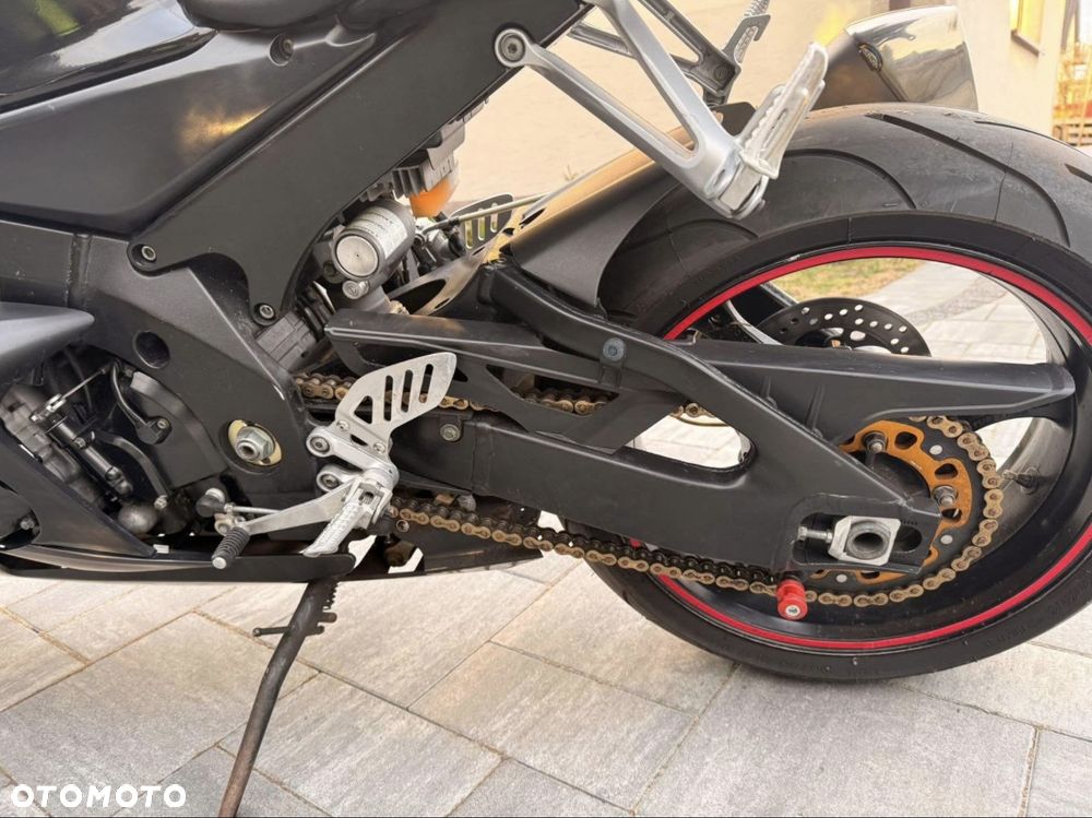 Suzuki GSX 1000 - 8
