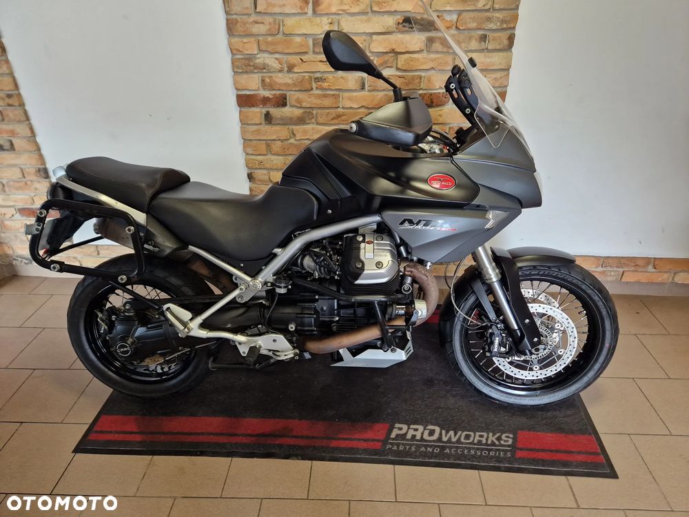 Moto Guzzi Stelvio - 2