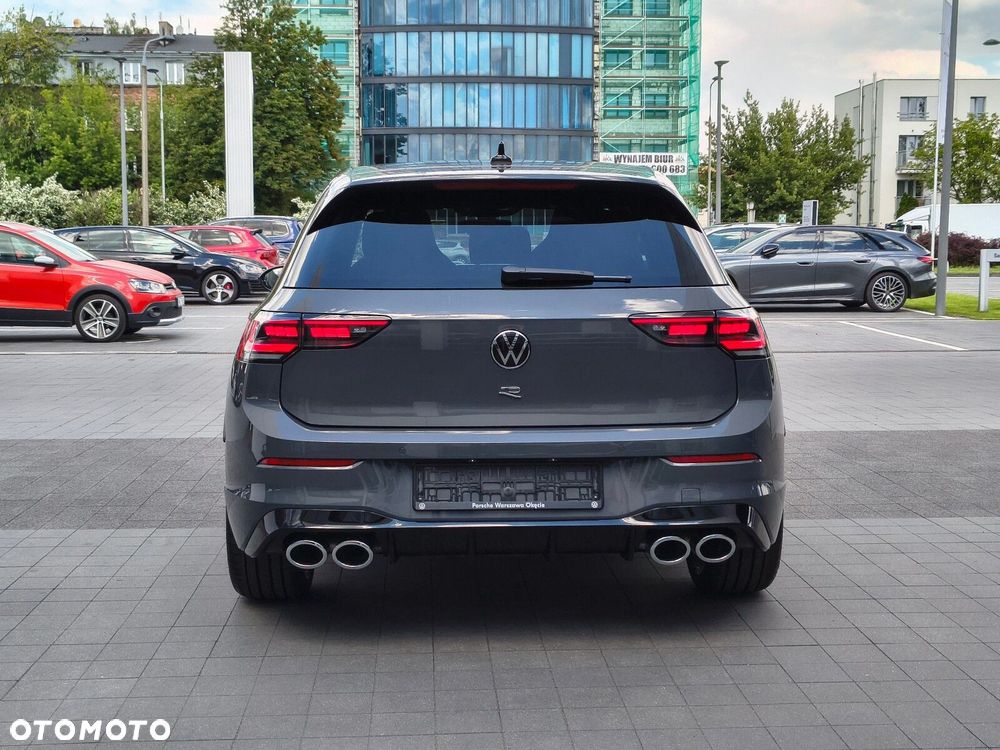 Volkswagen Golf - 6