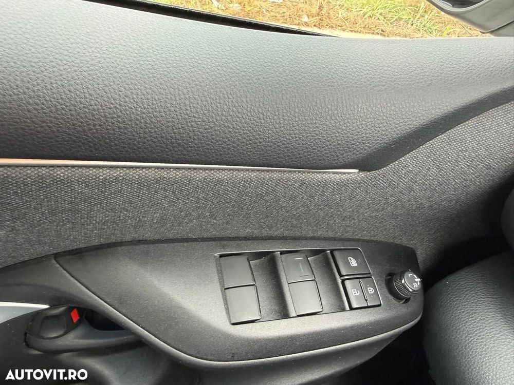 Toyota Yaris 1.5 VVT-i HSD Dynamic Plus - 23