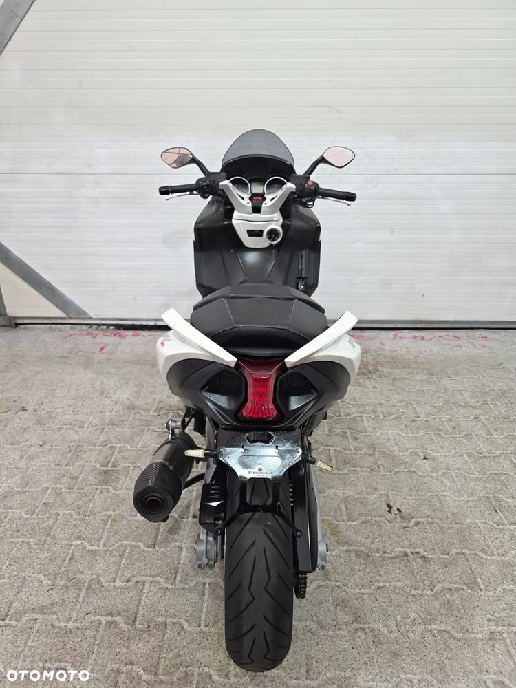 Aprilia SRV 850 - 26