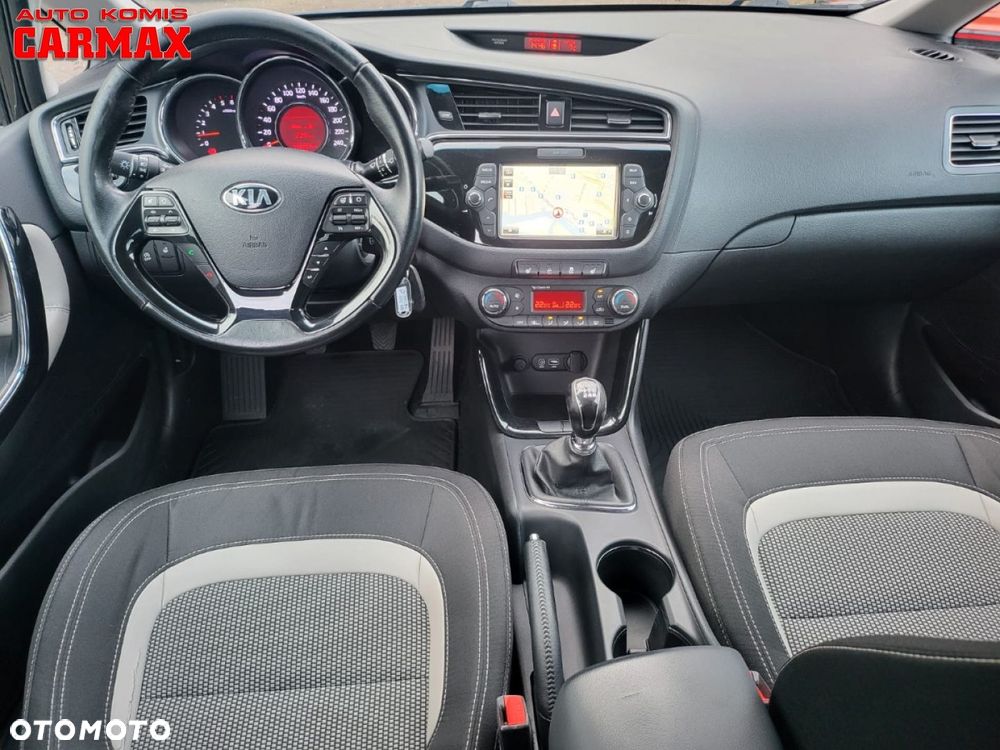 Kia Ceed 1.6 CRDi 136 ISG Platinum Edition - 27