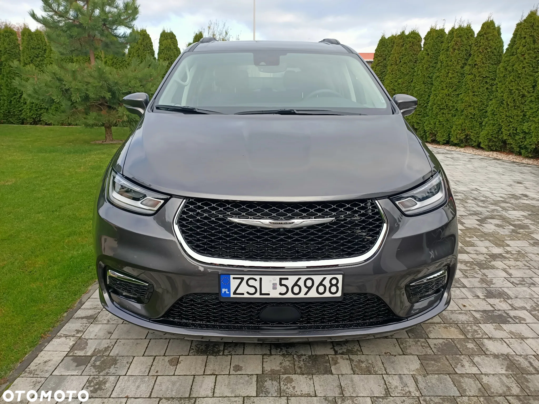 Chrysler Pacifica - 13
