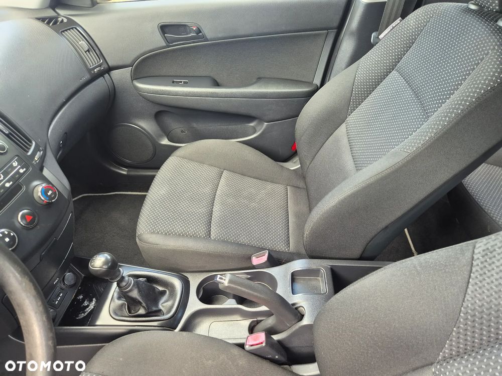 Hyundai i30 1.6 CRDi Blue Classic - 11