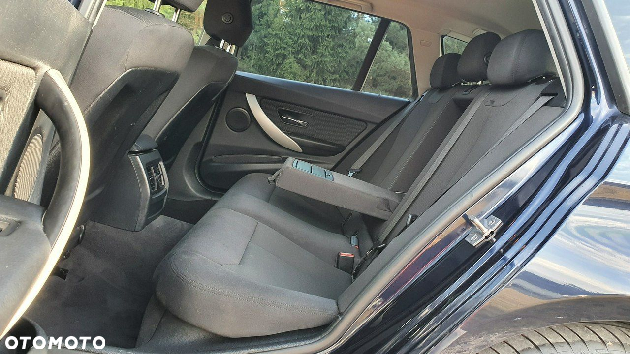 BMW Seria 3 320d DPF Touring - 9
