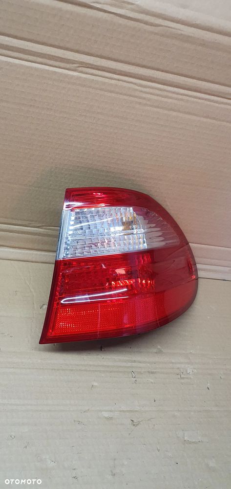 Lampa prawy tył tylna prawa Mercedes E-Klasa W211 Kombi A2118201264 - 1