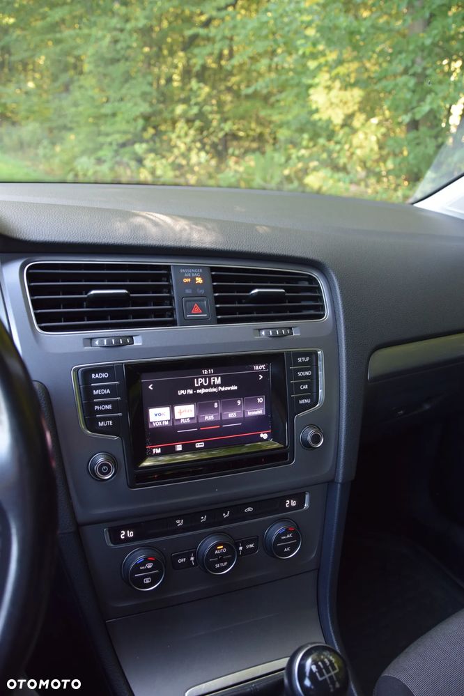 Volkswagen Golf 1.6 TDI BMT Comfortline - 18