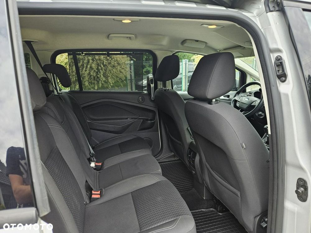 Ford Grand C-MAX - 17