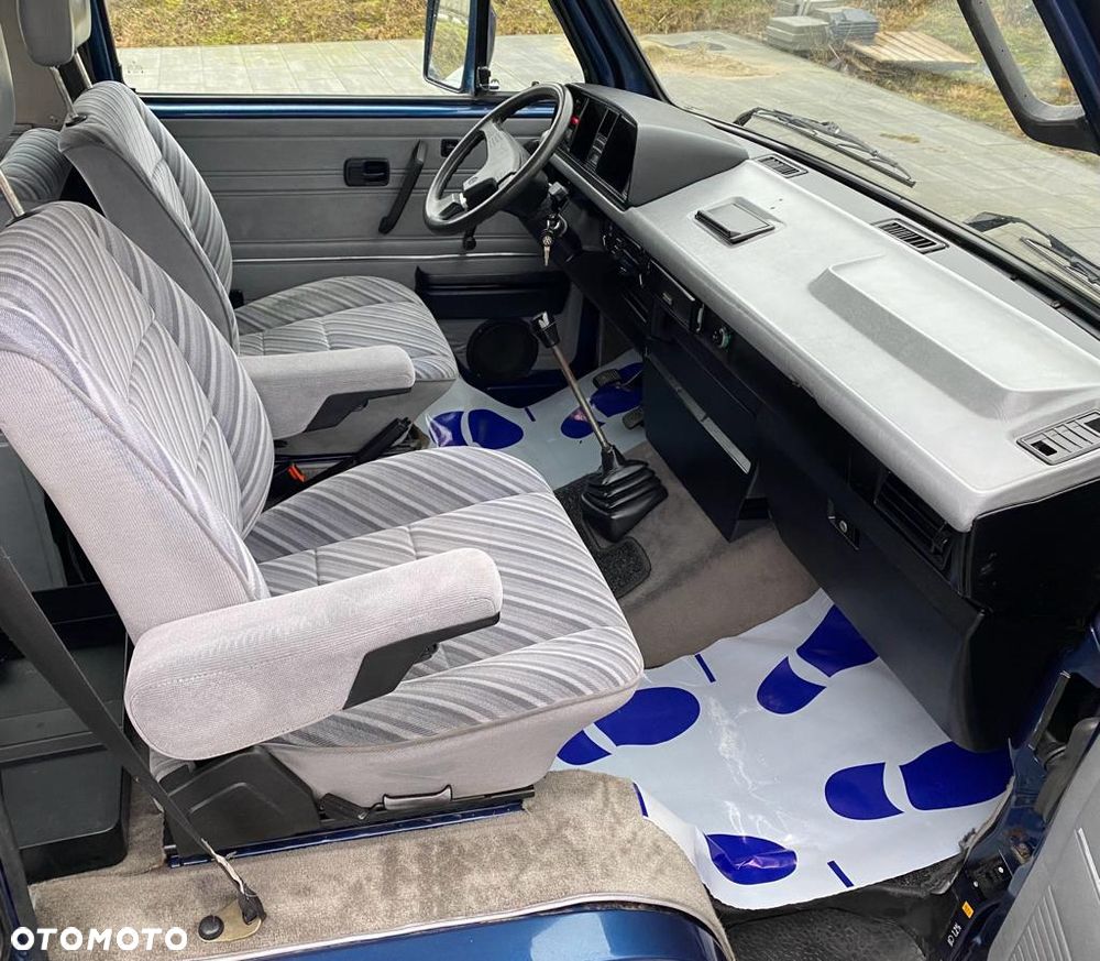 Volkswagen Transporter - 2