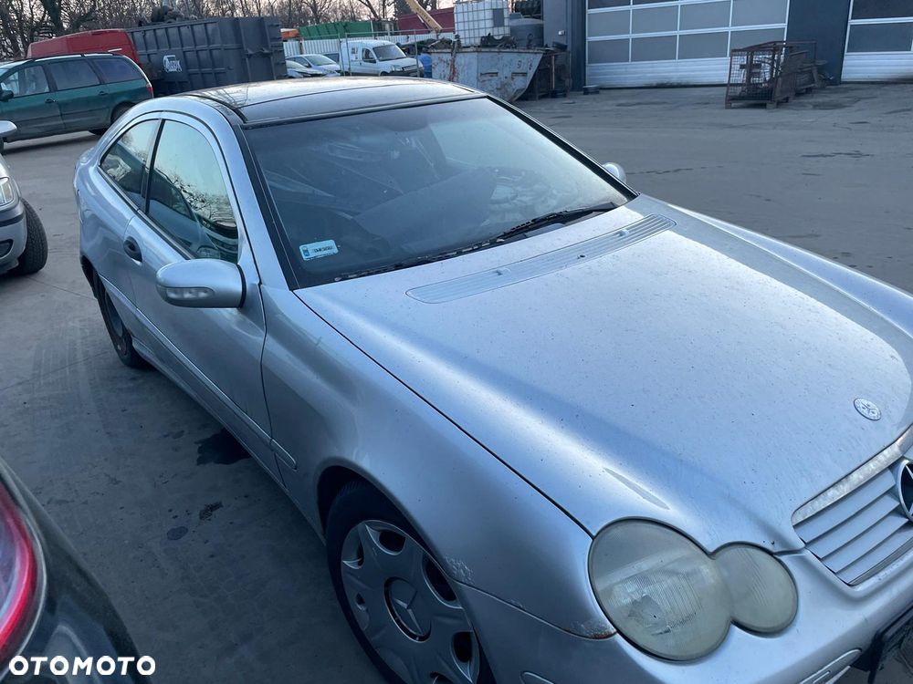 Mercedes C180 NA  CZĘŚCI!!! Kolor:744 (Srebrny brylantowy - lakier metaliczny) - 4