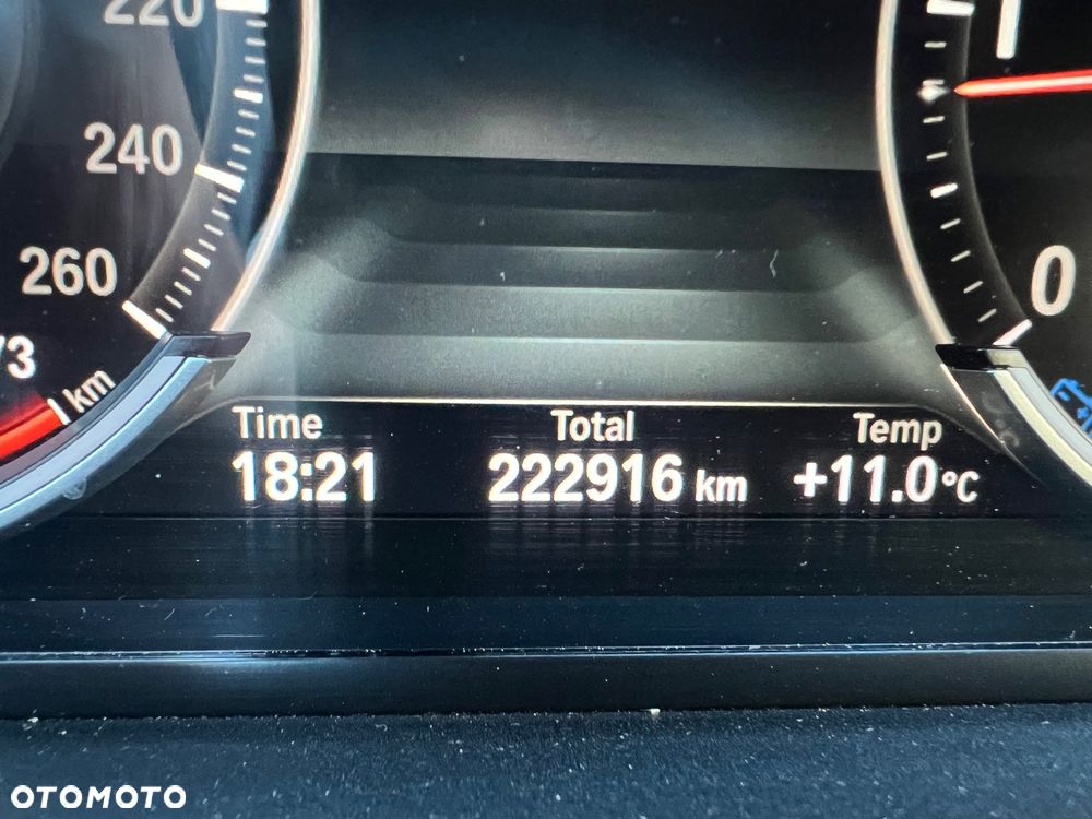 BMW Seria 5 520d xDrive Luxury Line - 11