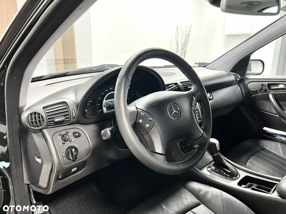 Mercedes-Benz Klasa C 32 AMG - 19