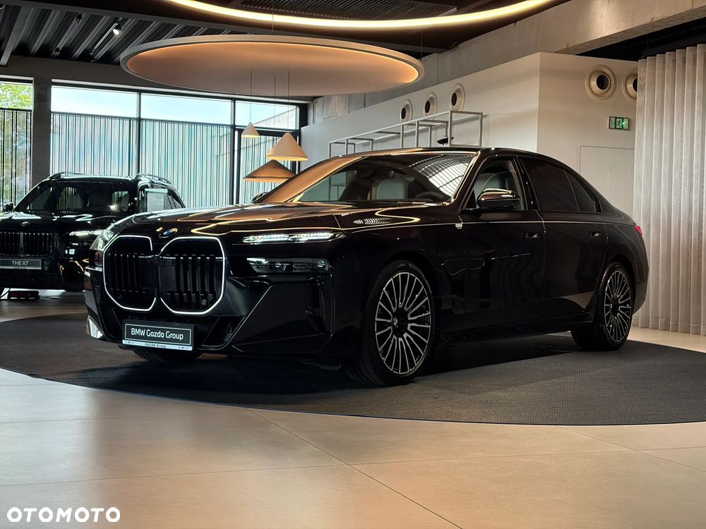 BMW Seria 7 740d xDrive mHEV Nero Lusso Edition sport - 3