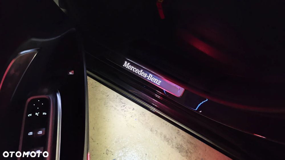 Mercedes-Benz Klasa E 220 d mHEV AMG 9G-Tronic - 22