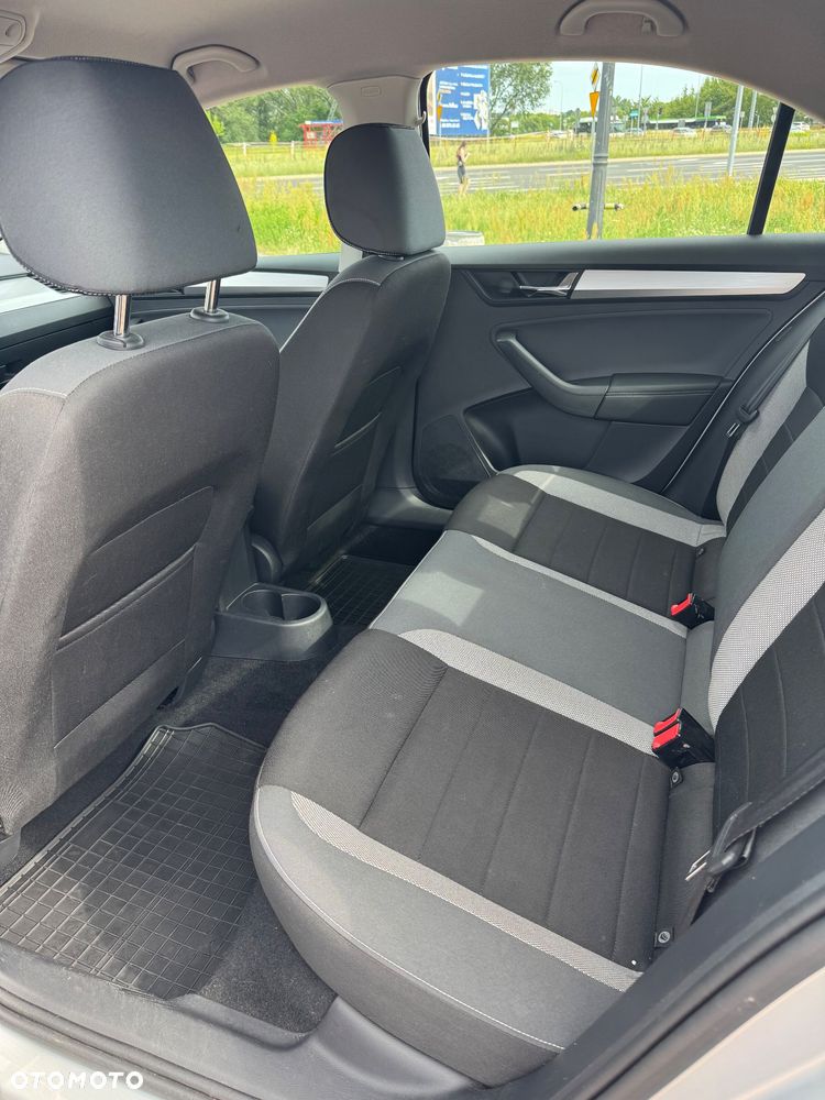 Skoda RAPID 1.0 TSI Ambition - 10