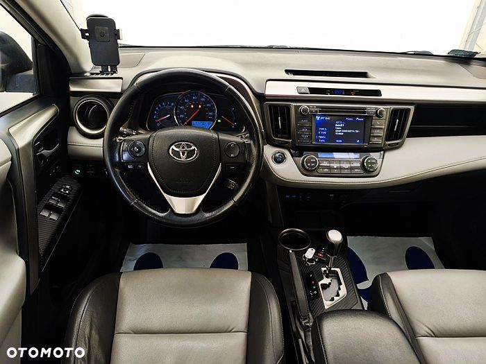 Toyota RAV4 - 24